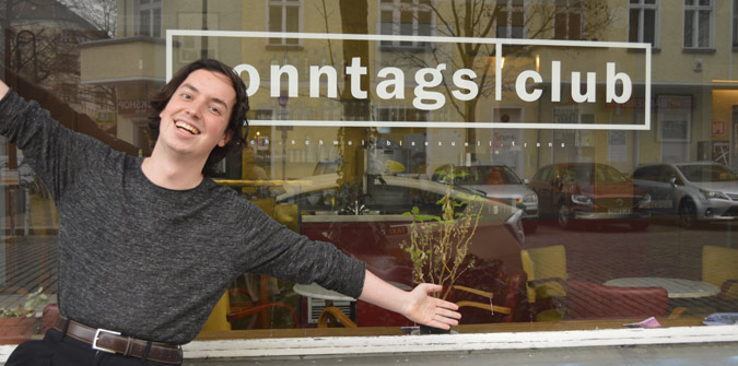 Matthijs vor dem Sonntags-Club